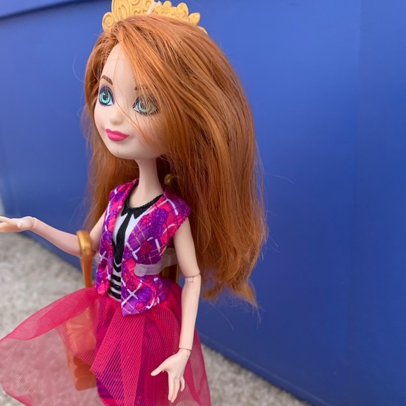 EVER AFTER HIGH HOLLY O’HAIR “BACK TO SCHOOL” DOLL ~ RARE - Picture 3 of 7